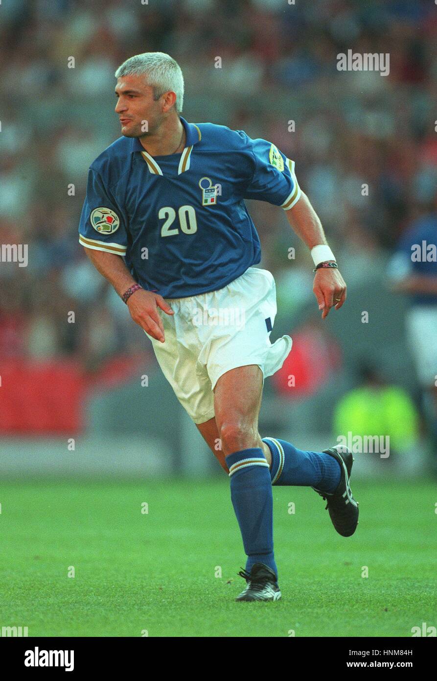 Stickerpedia on X: Fabrizio Ravanelli Italia EURO 1996   / X