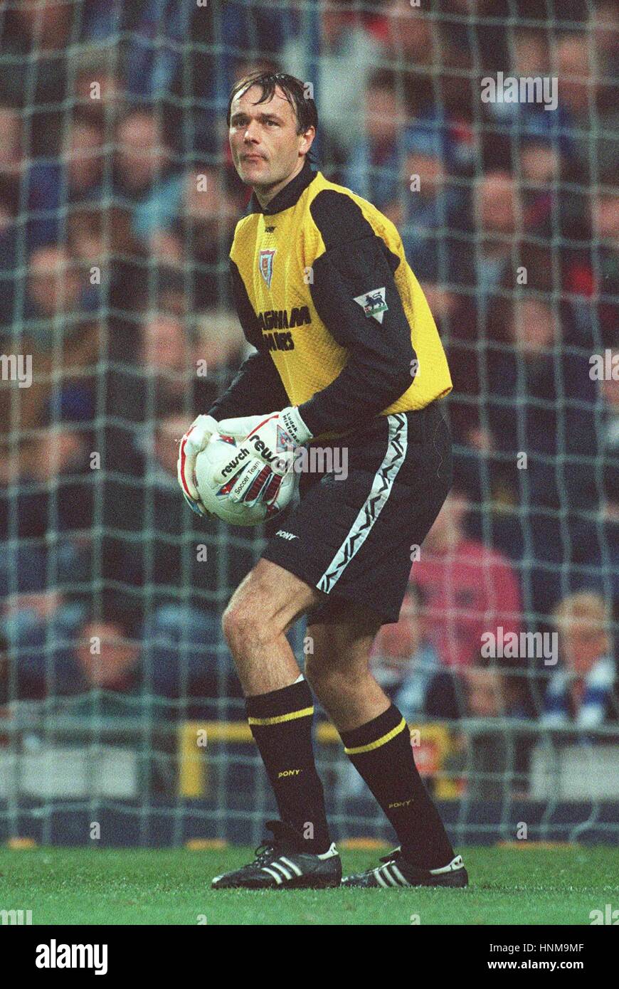 LUDEK MIKLOSKO WEST HAM UNITED FC 04 December 1995 Stock Photo Alamy