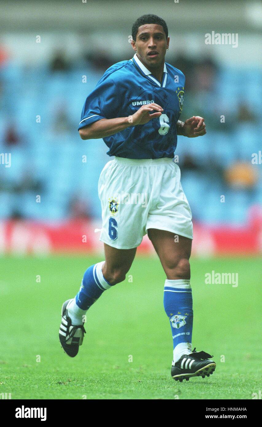 ROBERTO CARLOS BRAZIL PALMEIRAS 14 June 1995 Stock Photo Alamy