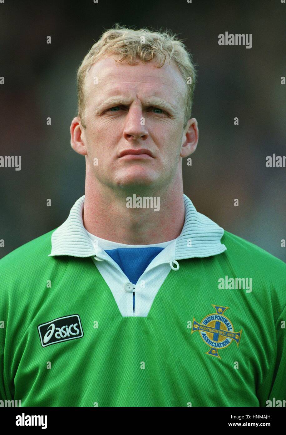 IAIN DOWIE NORTHERN IRELAND & PALACE FC 19 June 1995 Stock Photo Alamy