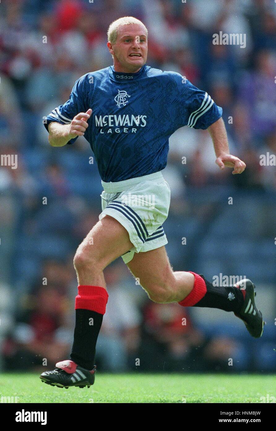 PAUL GASCOIGNE GLASGOW RANGERS FC 06 October 1997 Stock Photo - Alamy