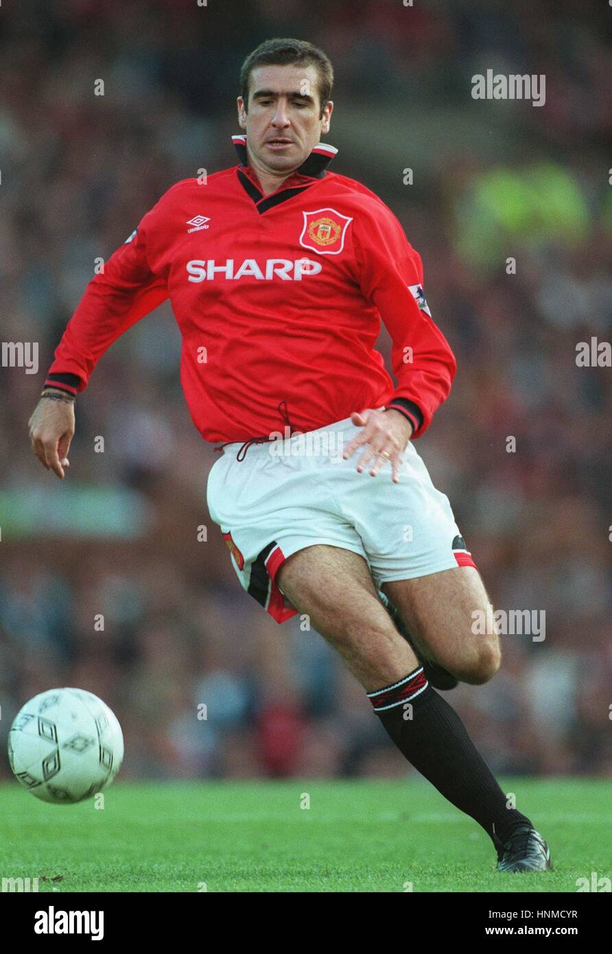 ERIC CANTONA  写真パネル ERIC CANTONA 写真パネル Eric Cantona Signals for the Ball at