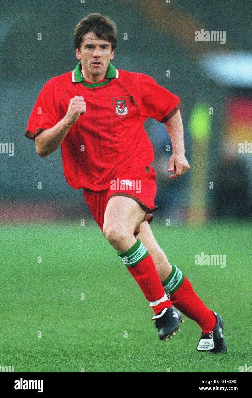 DAVID PHILLIPS WALES & NOTTINGHAM FOREST FC 15 May 1995 Stock Photo - Alamy
