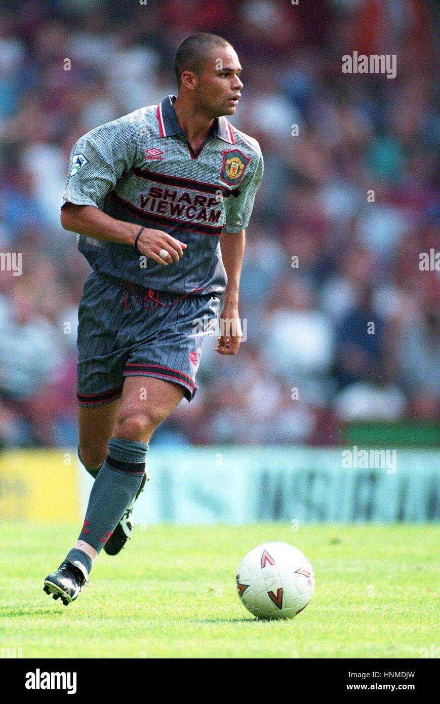 JOHN O'KANE MANCHESTER UNITED FC 22 August 1995 Stock Photo - Alamy