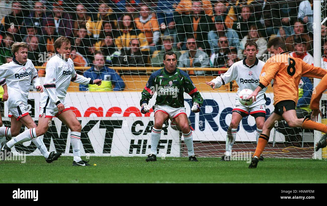 Peter Shilton David Kelly Wolverhampton W V Wolverhampton W V Stock Photo Alamy