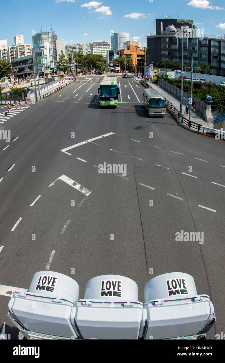 Blue traffic light in japan hi-res stock photography and images - Alamy