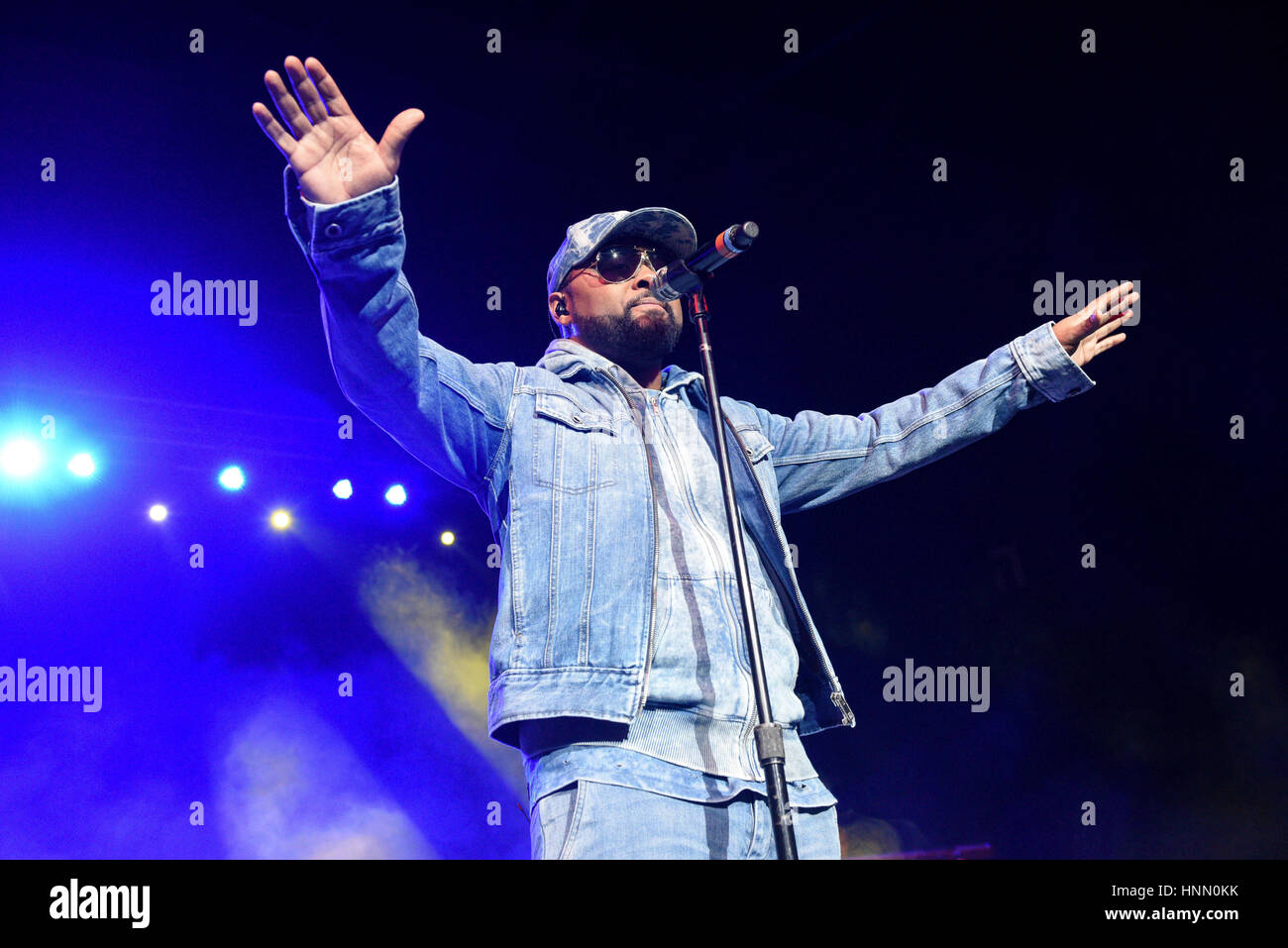 Musiq soulchild performing hi-res stock photography and images - Alamy