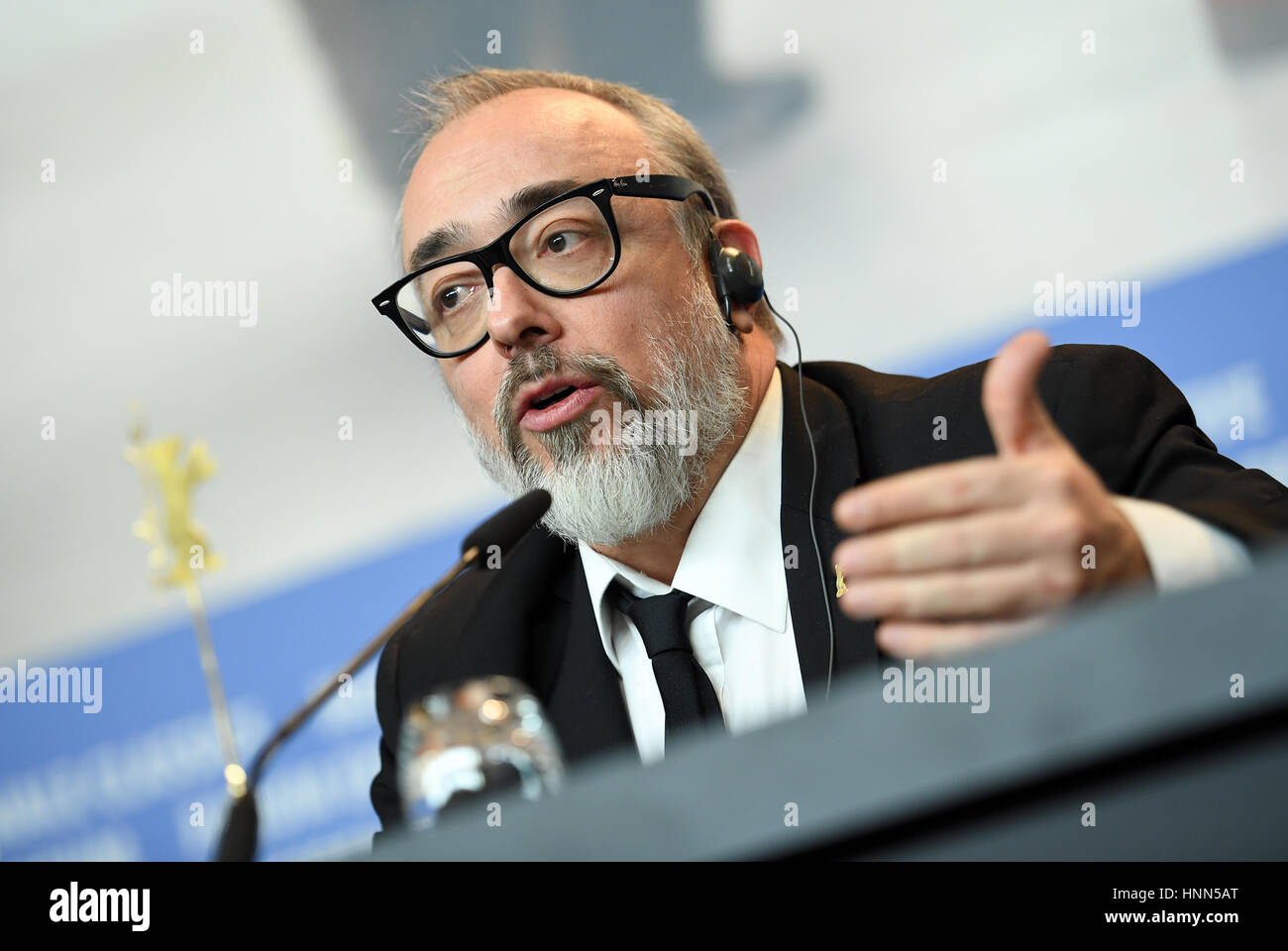 Berlin, Germany. 15th Feb, 2017. Director Alex de la Iglesia at the 67th Berlinale Film Festival for the 'El Bar' photocall in Berlin, Germany, 15 February 2017. The film has been nominated for the Berlinale. Photo: Britta Pedersen/dpa-Zentralbild/dpa/Alamy Live News Stock Photo