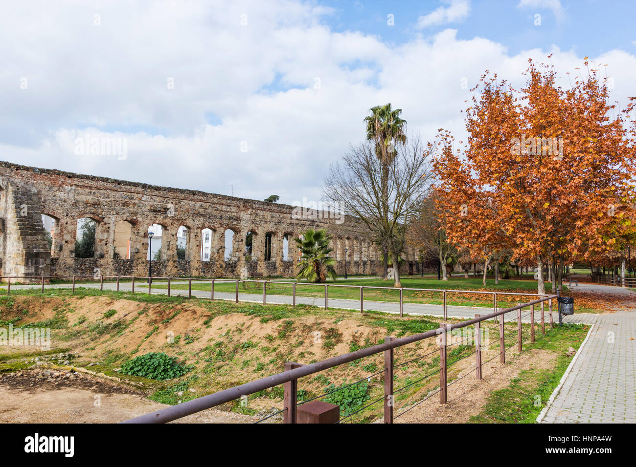 Merida, Badajoz Province, Extremadura, Spain.  San Lázaro Aqueduct. Stock Photo