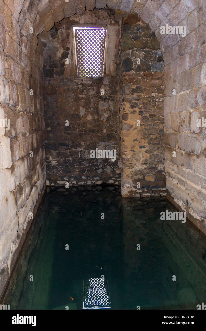 Merida, Badajoz Province, Extremadura, Spain. An underground cistern in the  Alcazaba, a 9th-century Muslim fortification. Stock Photo