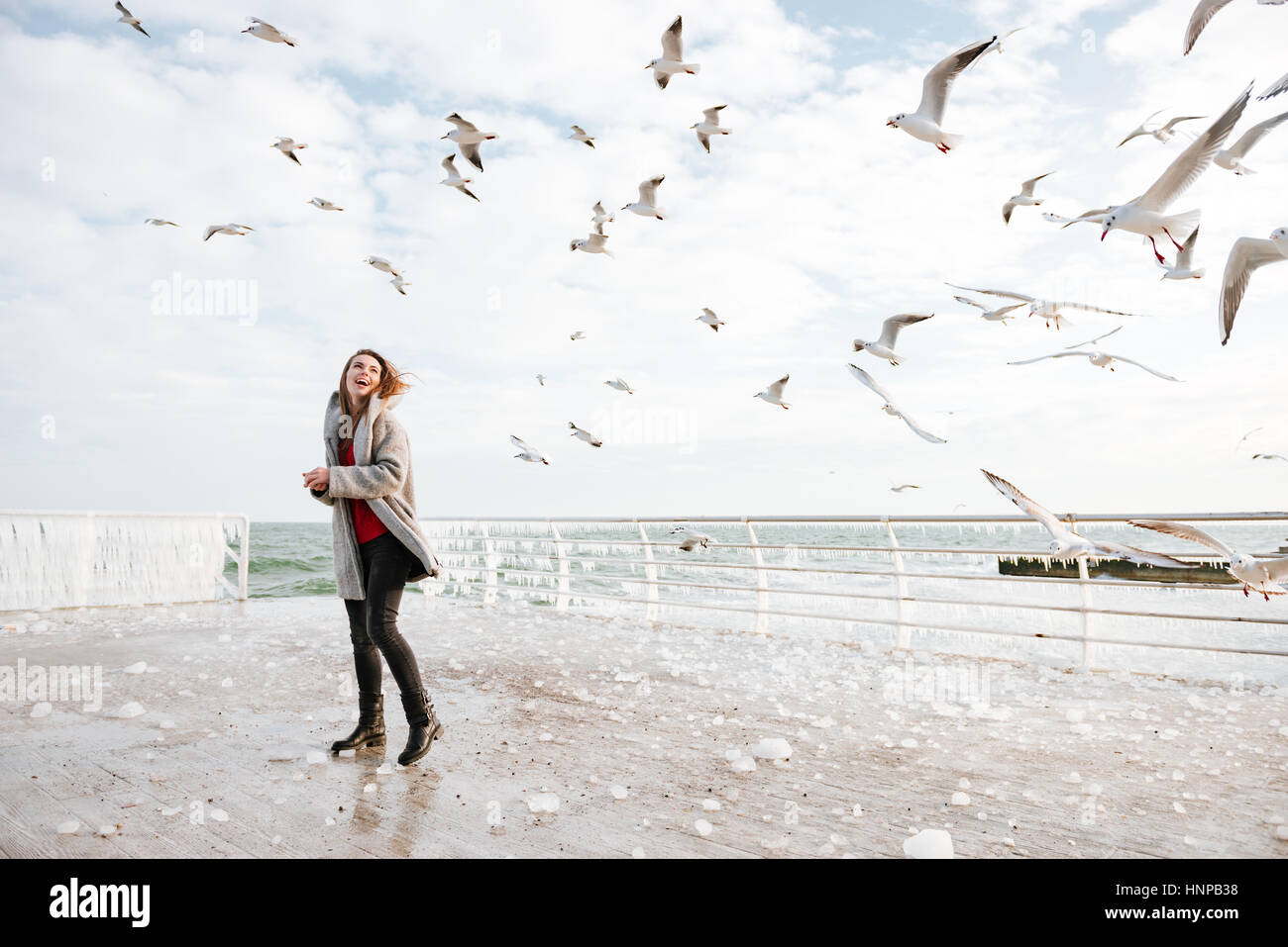 Young pretty woman traveler hi-res stock photography and images - Alamy