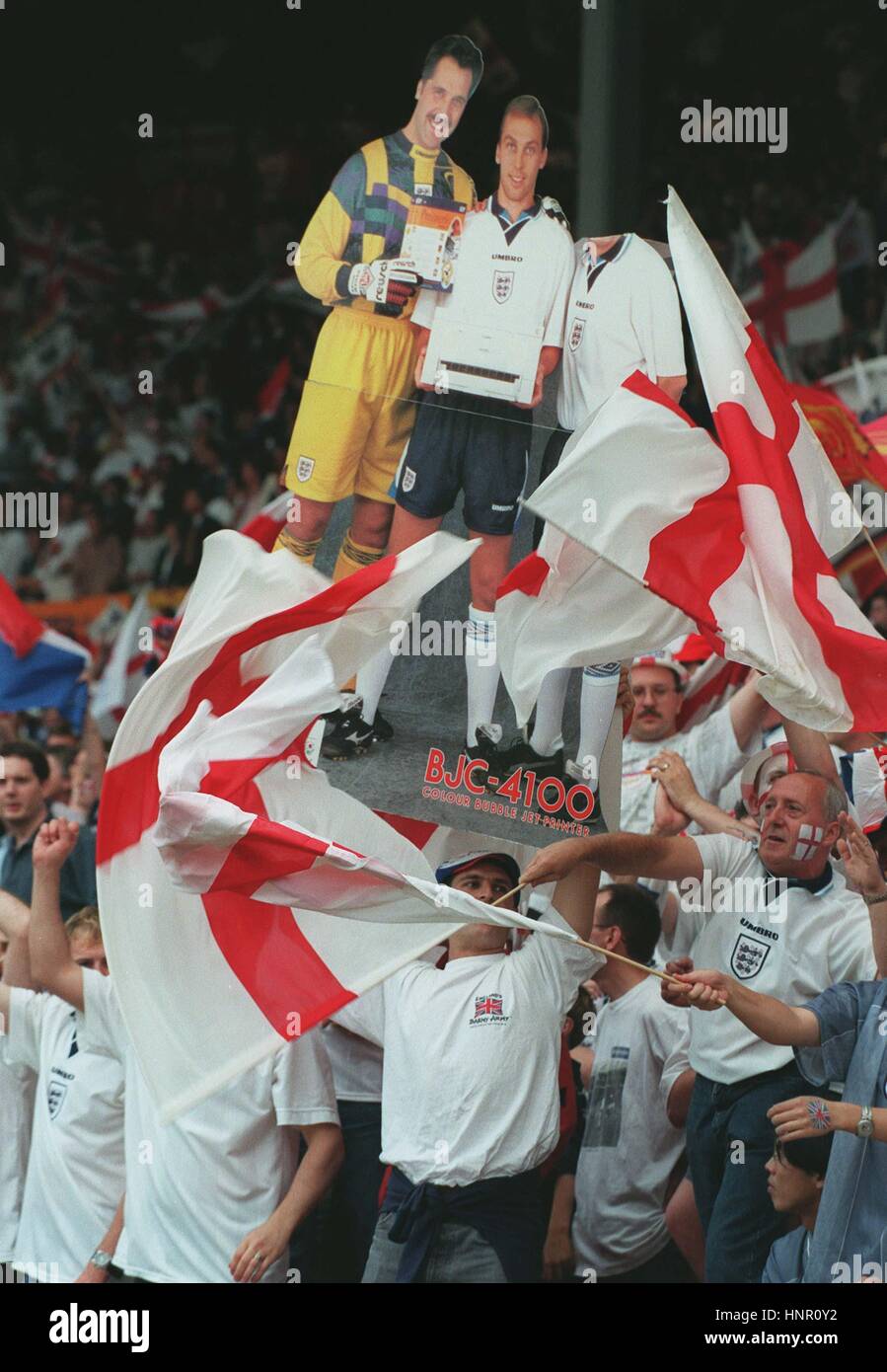 ENGLAND FANS AT WEMBLEY EURO 96 27 June 1996 Stock Photo