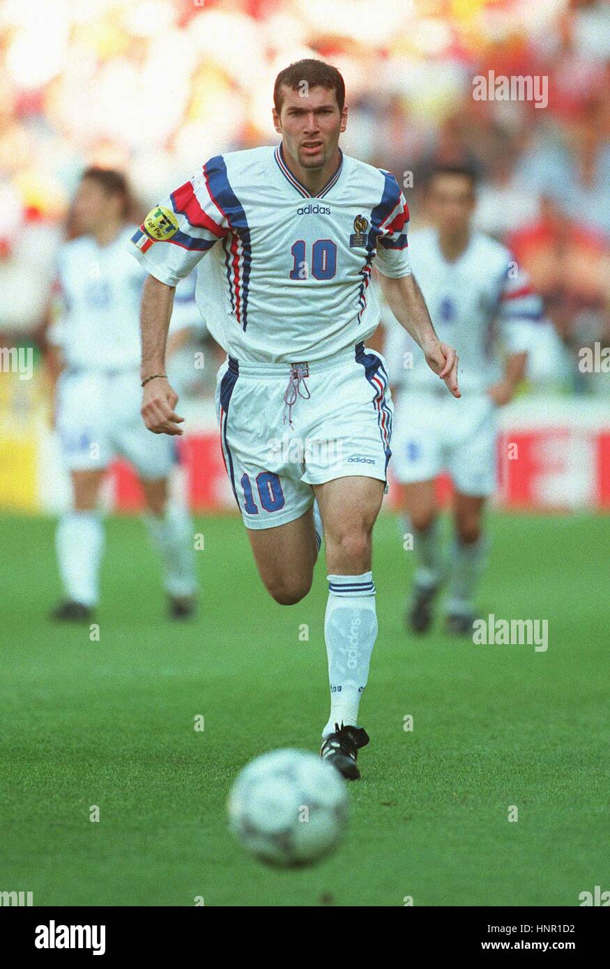 ZINEDINE ZIDANE FRANCE & BORDEAUX 24 June 1996 Stock Photo - Alamy