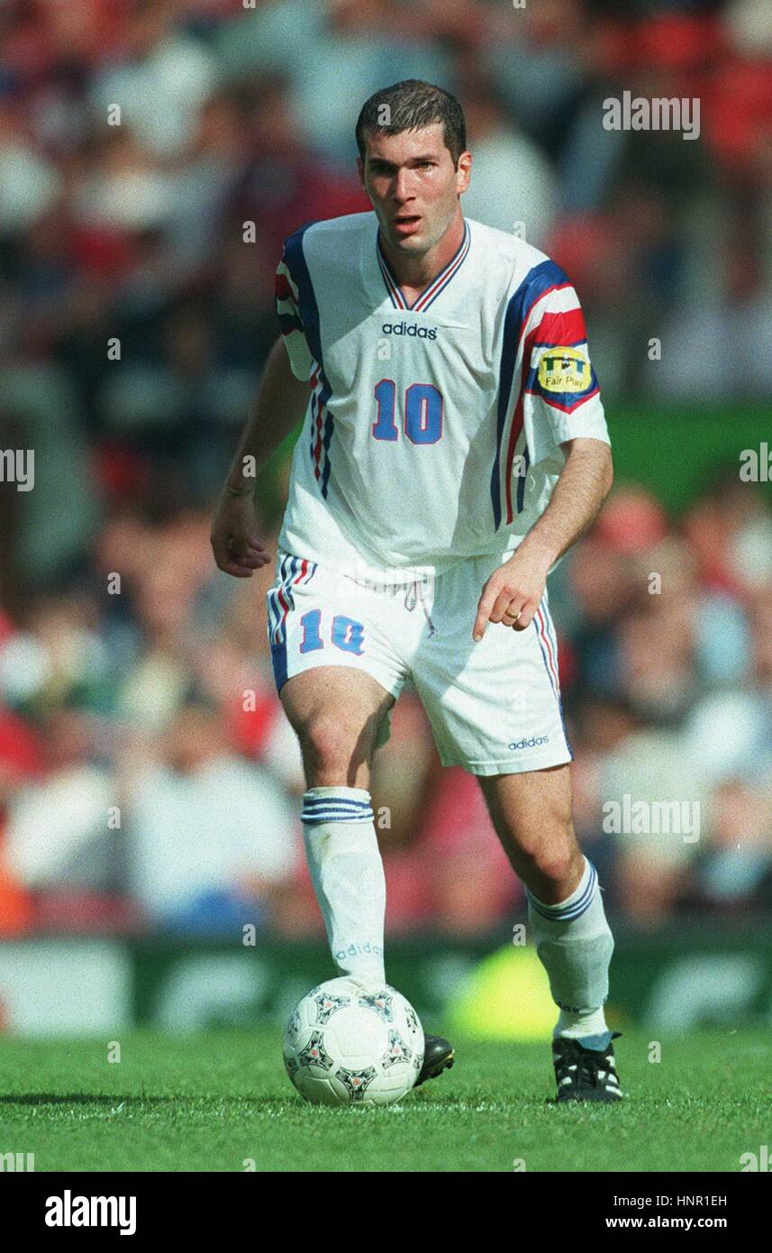 ZINEDINE ZIDANE FRANCE & BORDEAUX 24 June 1996 Stock Photo - Alamy