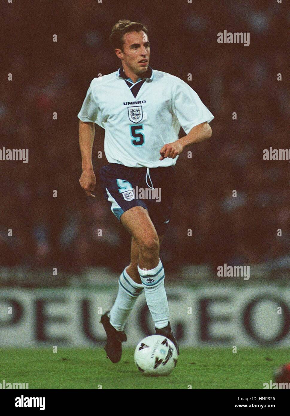 GARETH SOUTHGATE ENGLAND & ASTON VILLA FC 10 October 1996 Stock Photo