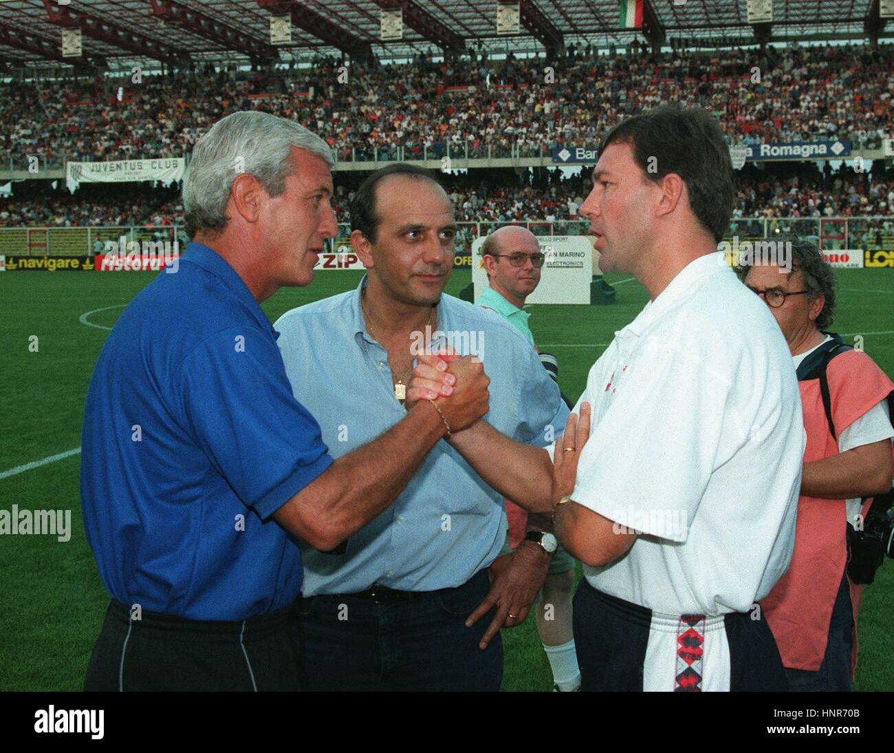 Bryan robson middlesbrough 1996 hi-res stock photography and images - Alamy
