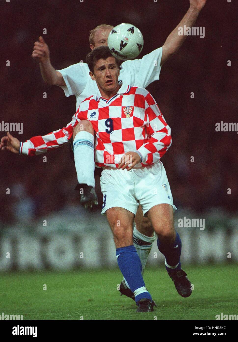 Maillot Domicile Croatie 1996 - Lotto - Taille XL - Signé Davor Suker - Très Bon état