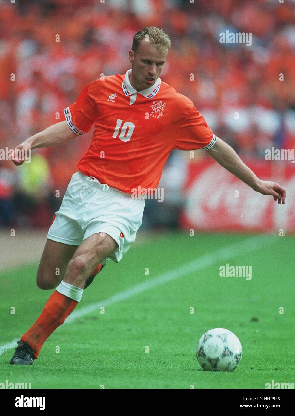 Dennis bergkamp holland arsenal fc hi-res stock photography and images ...
