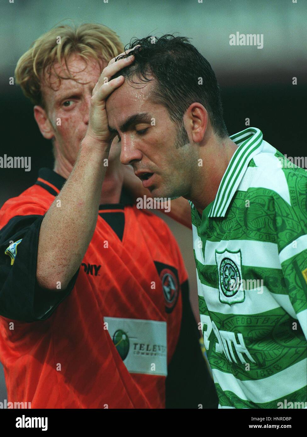 DAVID BOWMAN & PAOLO DI CANIO DUNDEE UNITED V CELTIC FC 15 September 1996 Stock Photo