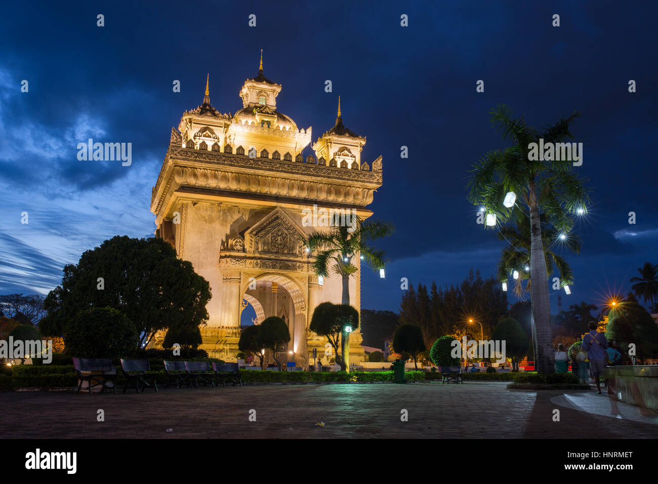 patuxai-patuxay-arch-night-hi-res-stock-photography-and-images-alamy