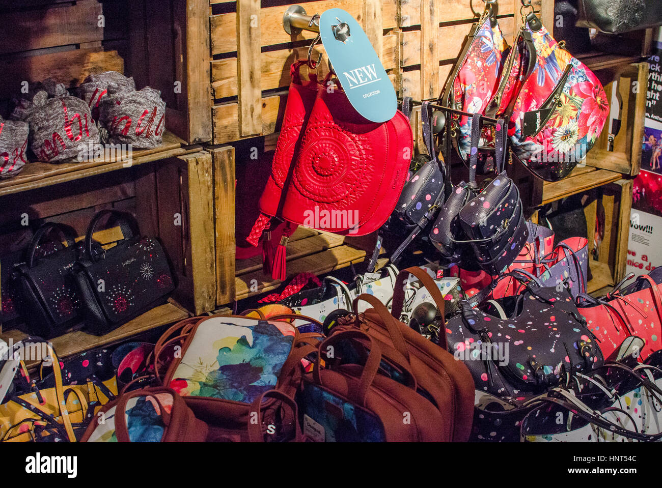 Desigual commerce hi res stock photography and images Alamy