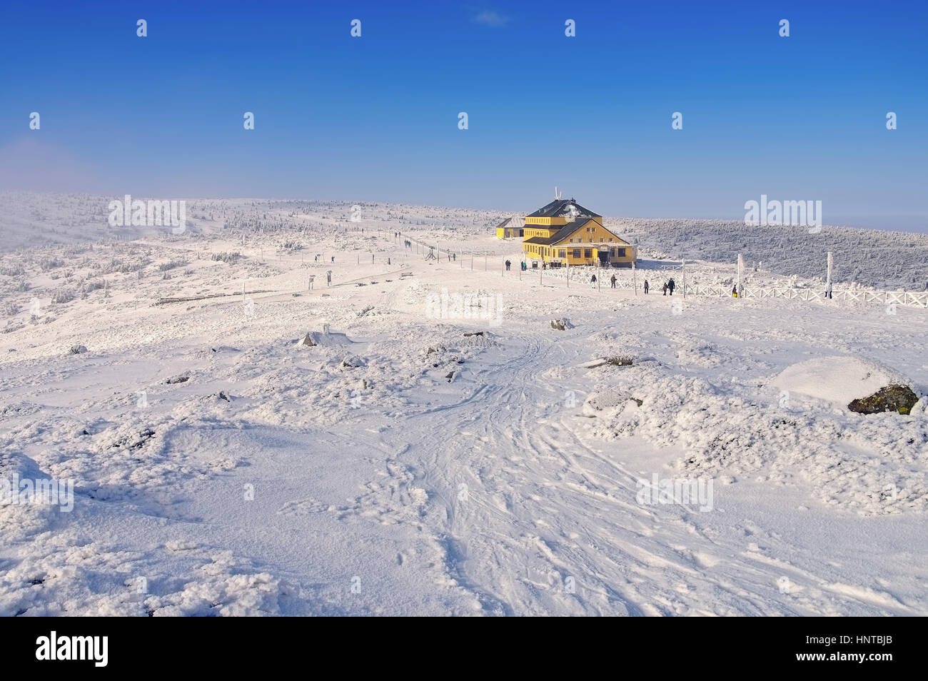 Riesengebirge Schlesierhaus im Winter - Dom Slaski in winter, Giant  Mountains Stock Photo
