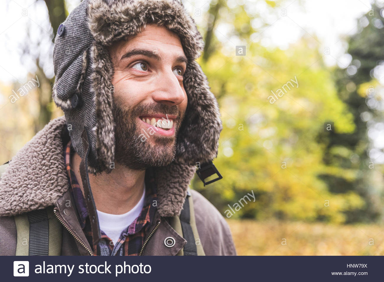 how to wear a trapper hat
