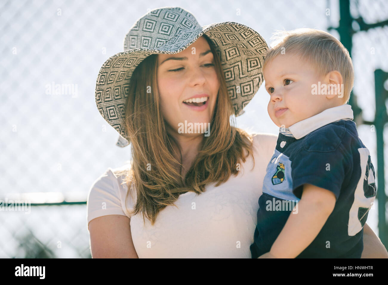 Young child hat sun hi-res stock photography and images - Page 2 - Alamy