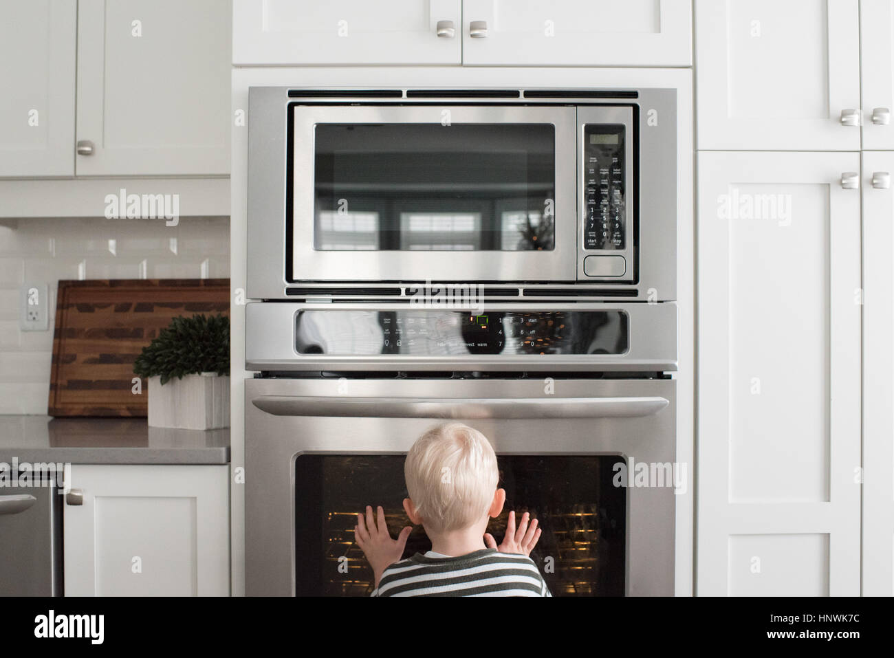 Kitchen oven door open hi-res stock photography and images - Alamy