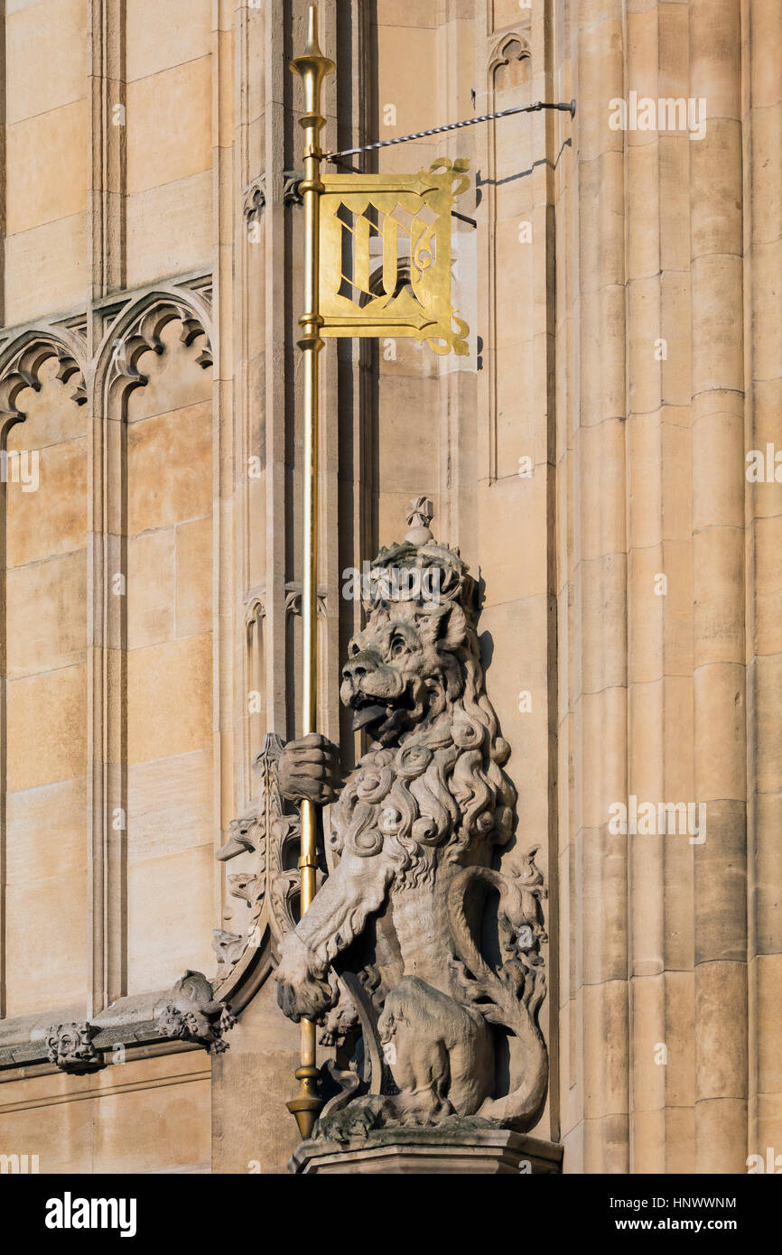 Lion of England at the Houses of Parliament Stock Photo