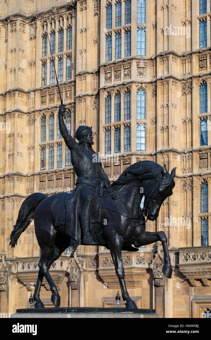 Richard I Statue outside the Houses of Parliament Stock Photo