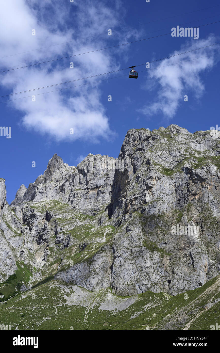 Mountains at Fuente De, Picos de Europa, Northern Spain, showing the cable car rising towards the upper station at El Cable Stock Photo