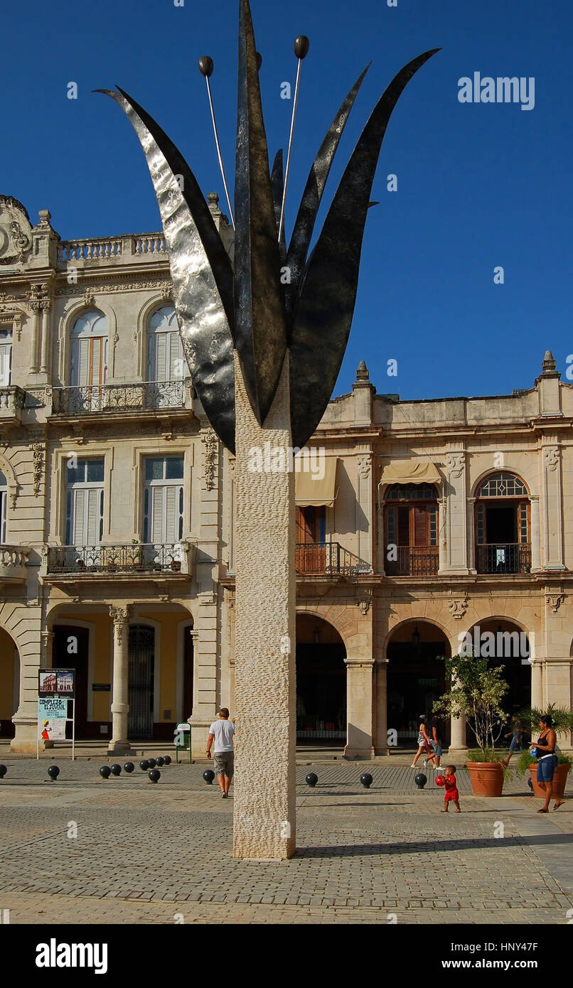 Modern Sculpture, 'Natura', on display in Plaza Vieja, Havana, Cuba Stock Photo