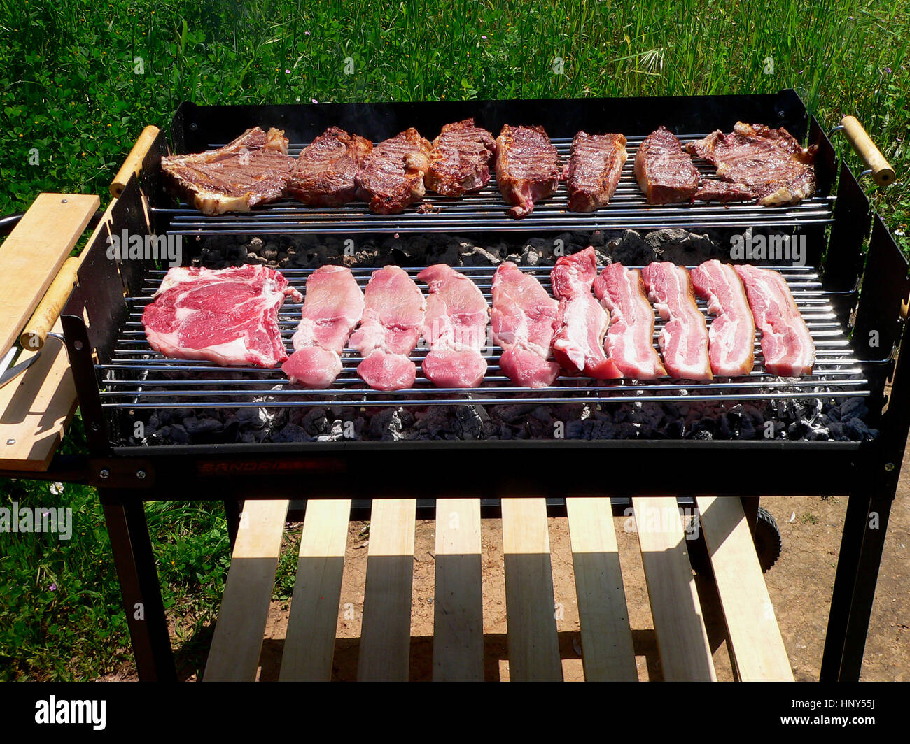 Barbecue on grill hi-res stock photography and images - Alamy