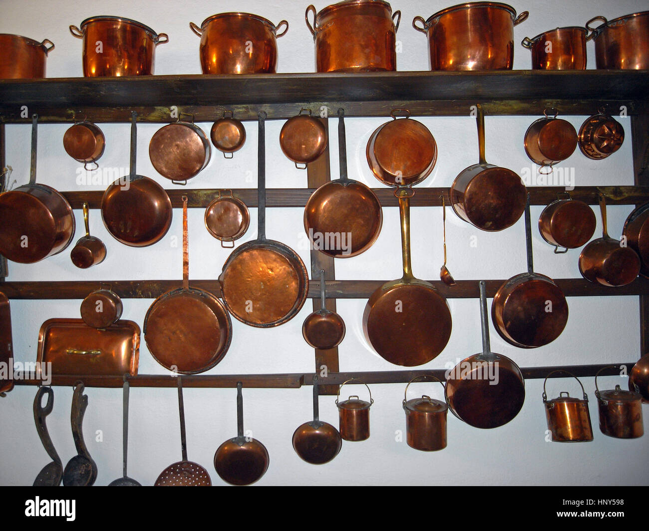 Copper pans Stock Photo Alamy