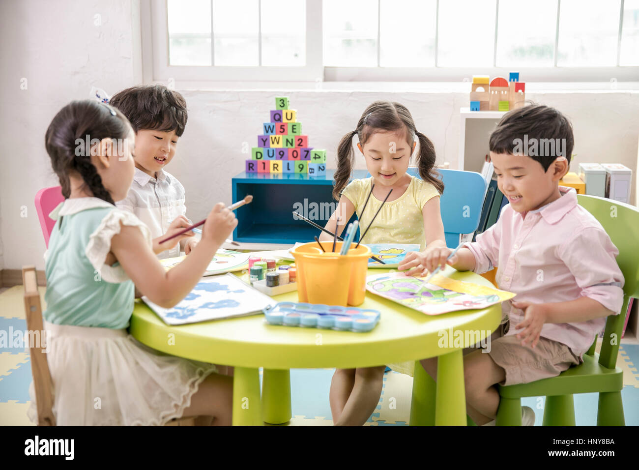 Children picture class hi-res stock photography and images - Alamy