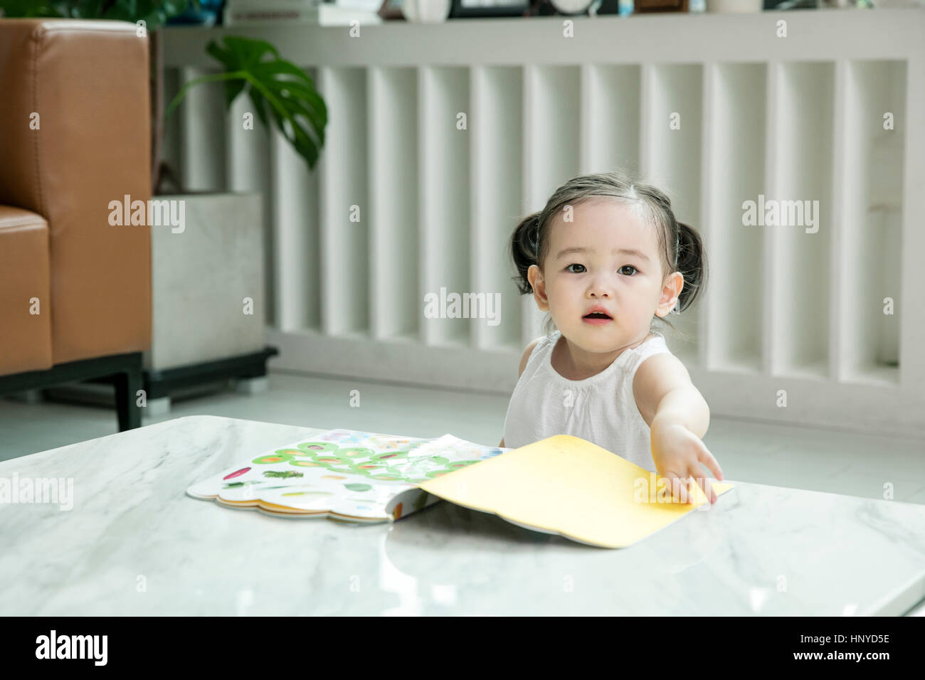 Picture of smiling girl hi-res stock photography and images - Alamy