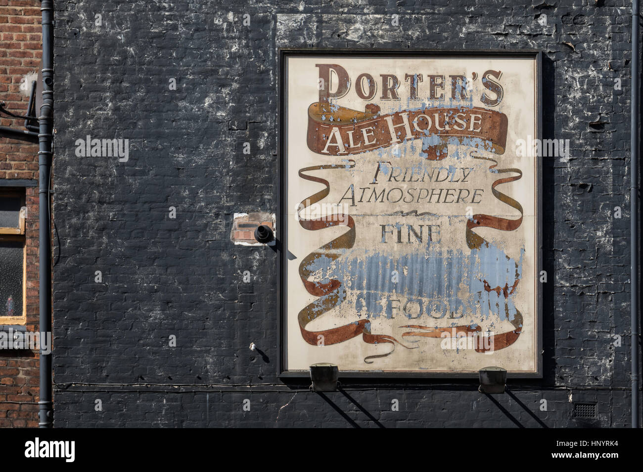 vintage advertPorter's Ale House sign, Warrington, Cheshire, UK Stock Photo