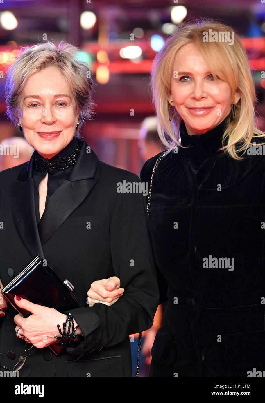 Berlin, Germany. 16th Feb, 2017. Actress Trudie Styler (R) and Italian costume designer Milena Canonero at the 67th Berlinale Film Festival for the Honorary Golden Bear prize for lifetime achievement award ceremony in Berlin, Germany, 16 February 2017. Canonero won the award. Photo: Jens Kalaene/dpa-Zentralbild/dpa/Alamy Live News Stock Photo