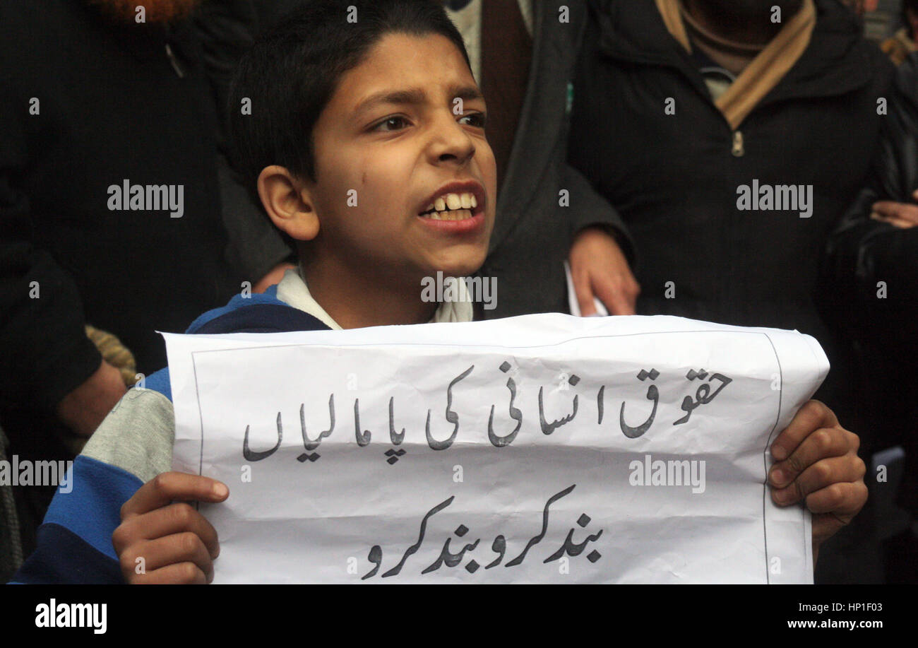 Srinagar, Indian Administered Kashmir. 17th February 2017.A kashmiri boy shout slogans  during the protest after prayers .Expressing disappointment over the remarks of the Army Chief General Bipin Rawat.against civilians who indulge in stone pelting during counterinsurgency operations in Kashmir would be treated as anti-nationals and dealt with accordingly.Recently in Bandipora, stone-pelters attacked soldiers when they were about to launch an operation against terrorists holed up in a house. Credit: sofi suhail/Alamy Live News Stock Photo