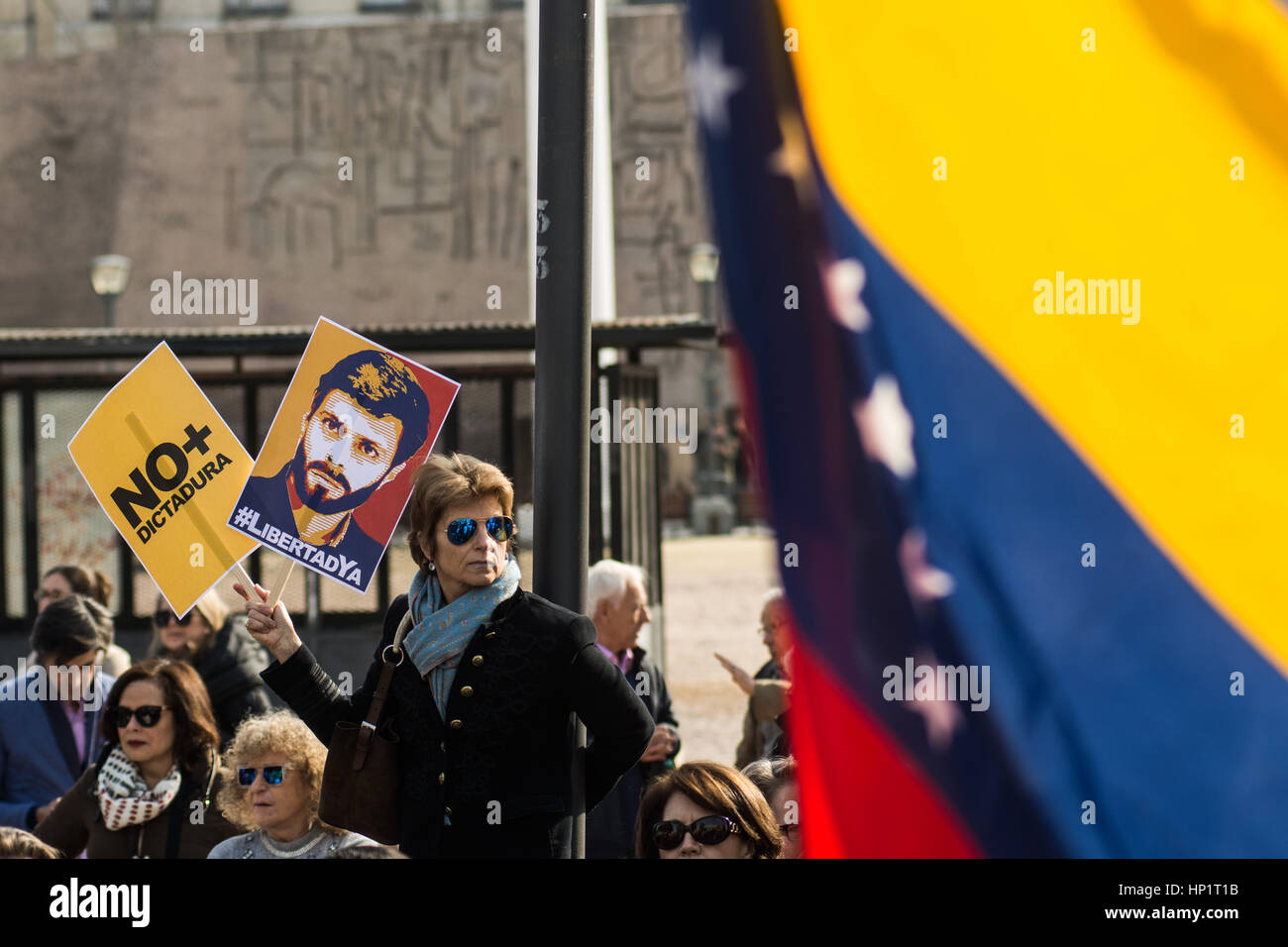 Madrid, Spain. 18th Feb, 2017. A woman holds a picture of Leopoldo Lopez during a protest demanding the release of political prisoners Credit: Marcos del Mazo/Alamy Live News Stock Photo