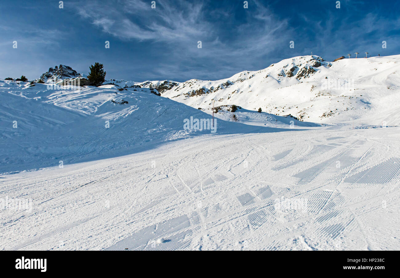 Ski activity hi-res stock photography and images - Alamy