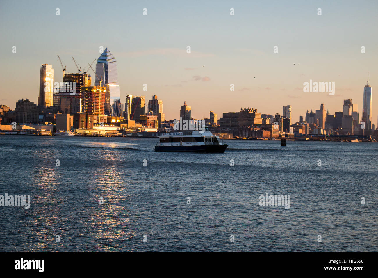 New york ferry view hires stock photography and images Alamy