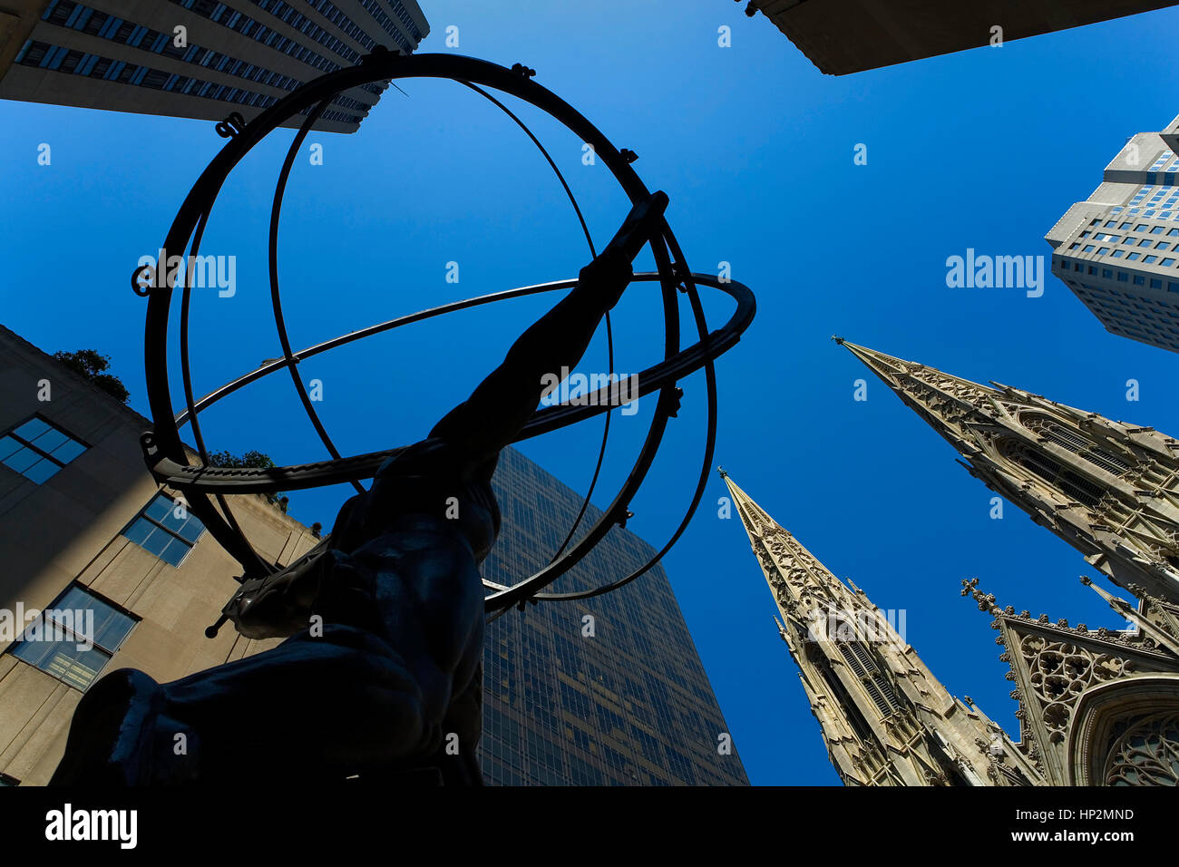 St Patrick´s Cathedral and Statue of the god atlas, New York City, USA ...