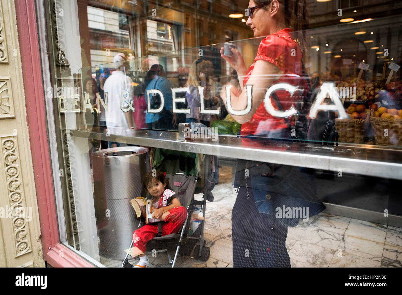 New york dean deluca broadway hi-res stock photography and images - Alamy