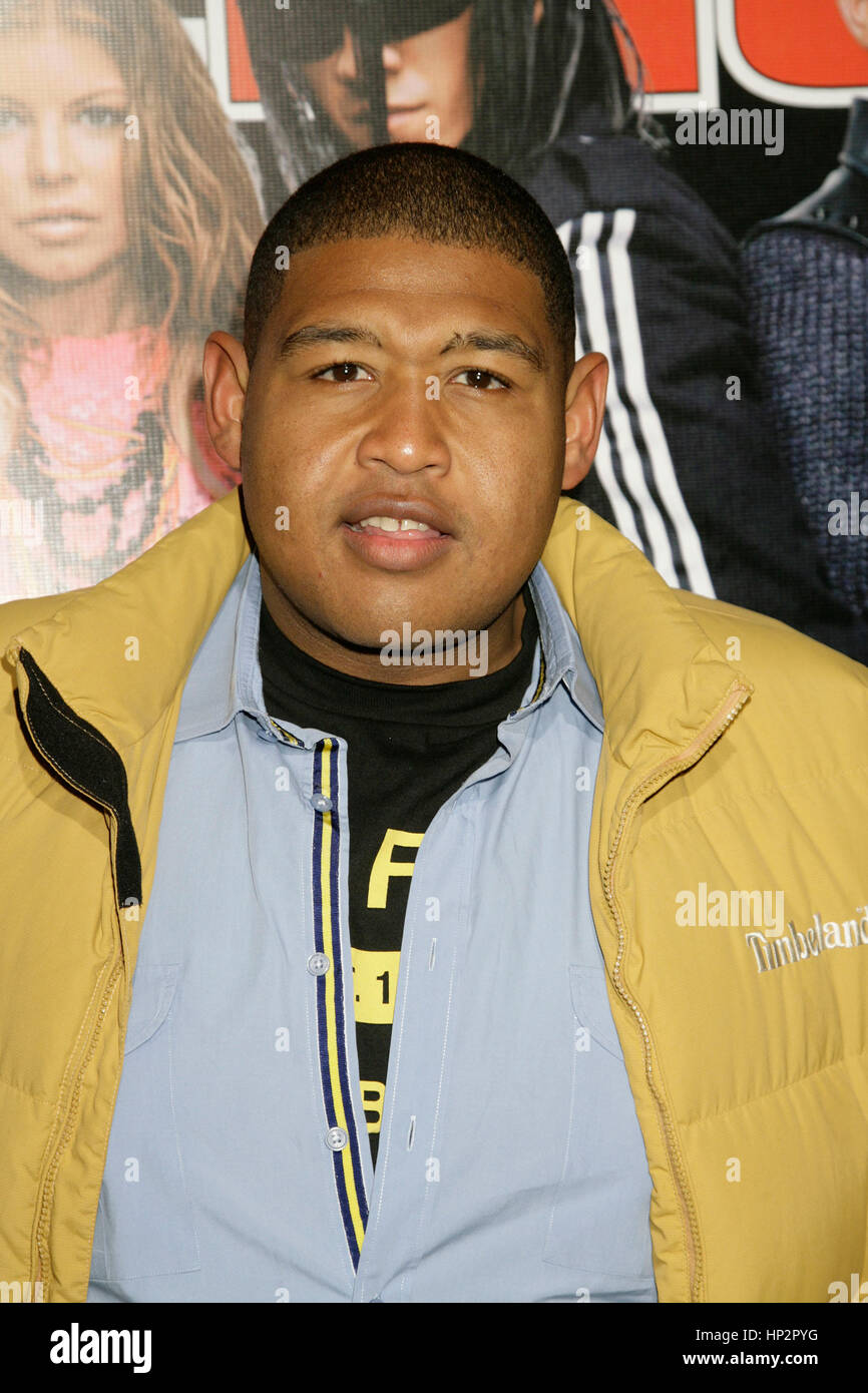 Omar Benson Miller arrives at the Sports Illustrated B4XLV Party at ...