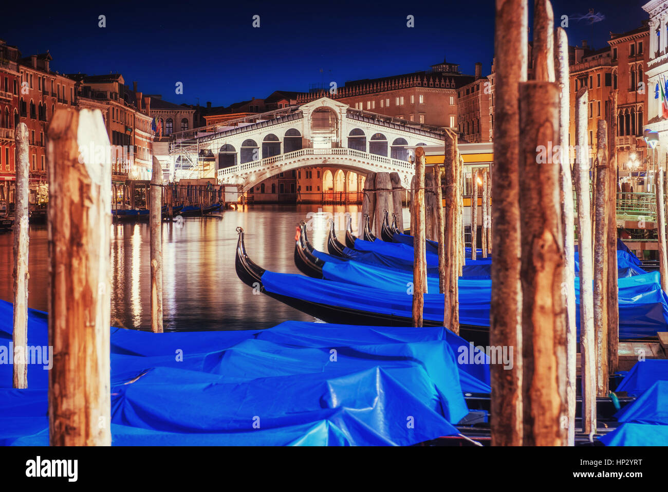 City landscape. Rialto Bridge in Venice Stock Photo - Alamy