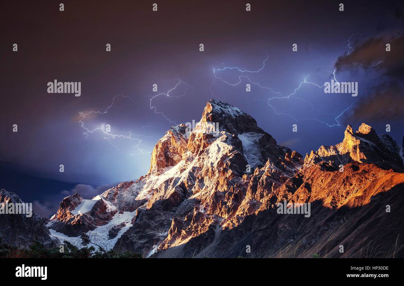 Lightning over mountain top hi-res stock photography and images - Alamy