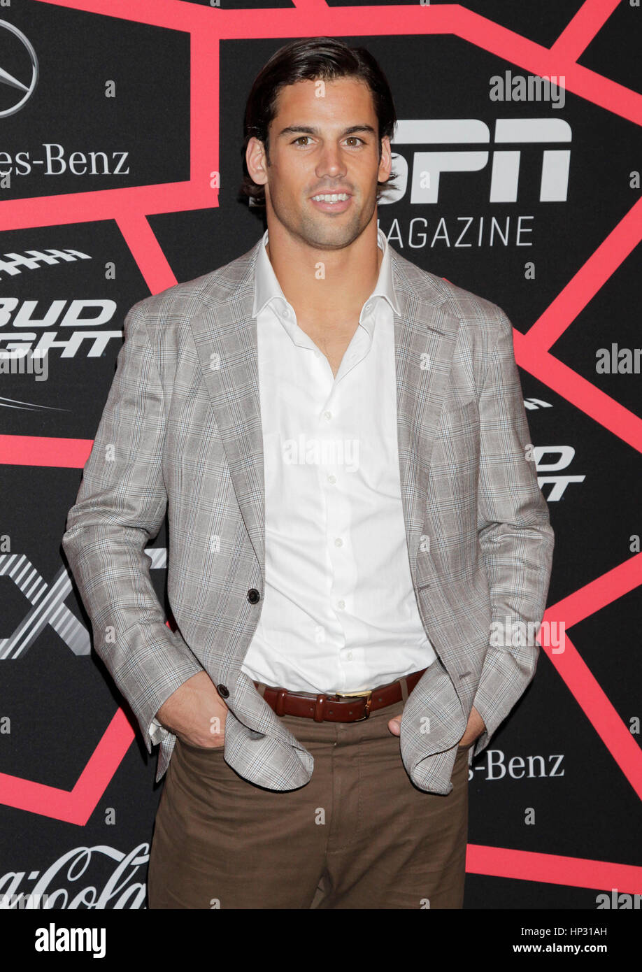 Nfl Player Eric Decker - How Tall Is Eric Decker: NFL Star Turned TV Personality