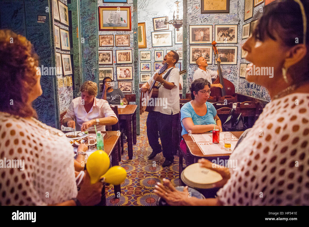 Musician, Musicians playing son, La Bodeguita del Medio, Habana Vieja,  Habana Vieja, La Habana, Cuba Stock Photo